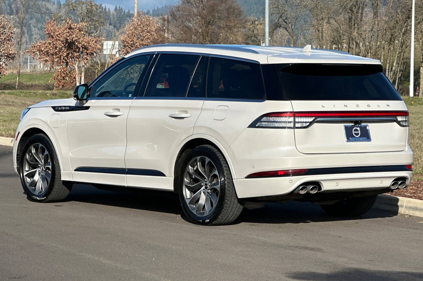 Used 2020 Lincoln Aviator Grand Touring w/ Equipment Group 301A image 5