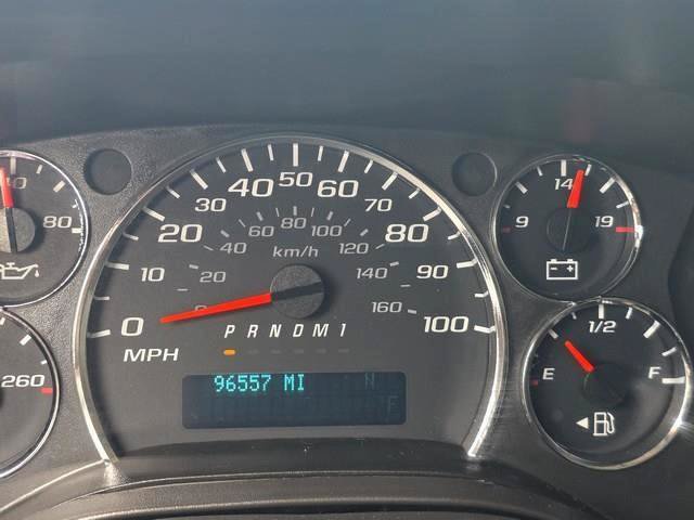 Used 2017 Chevrolet Express 3500 RWD image 13