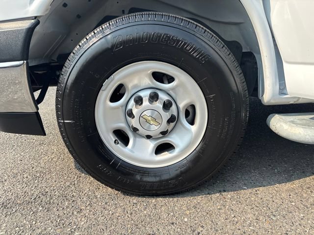 Used 2025 Chevrolet Express 2500 w/ Driver Convenience Package RWD image 11