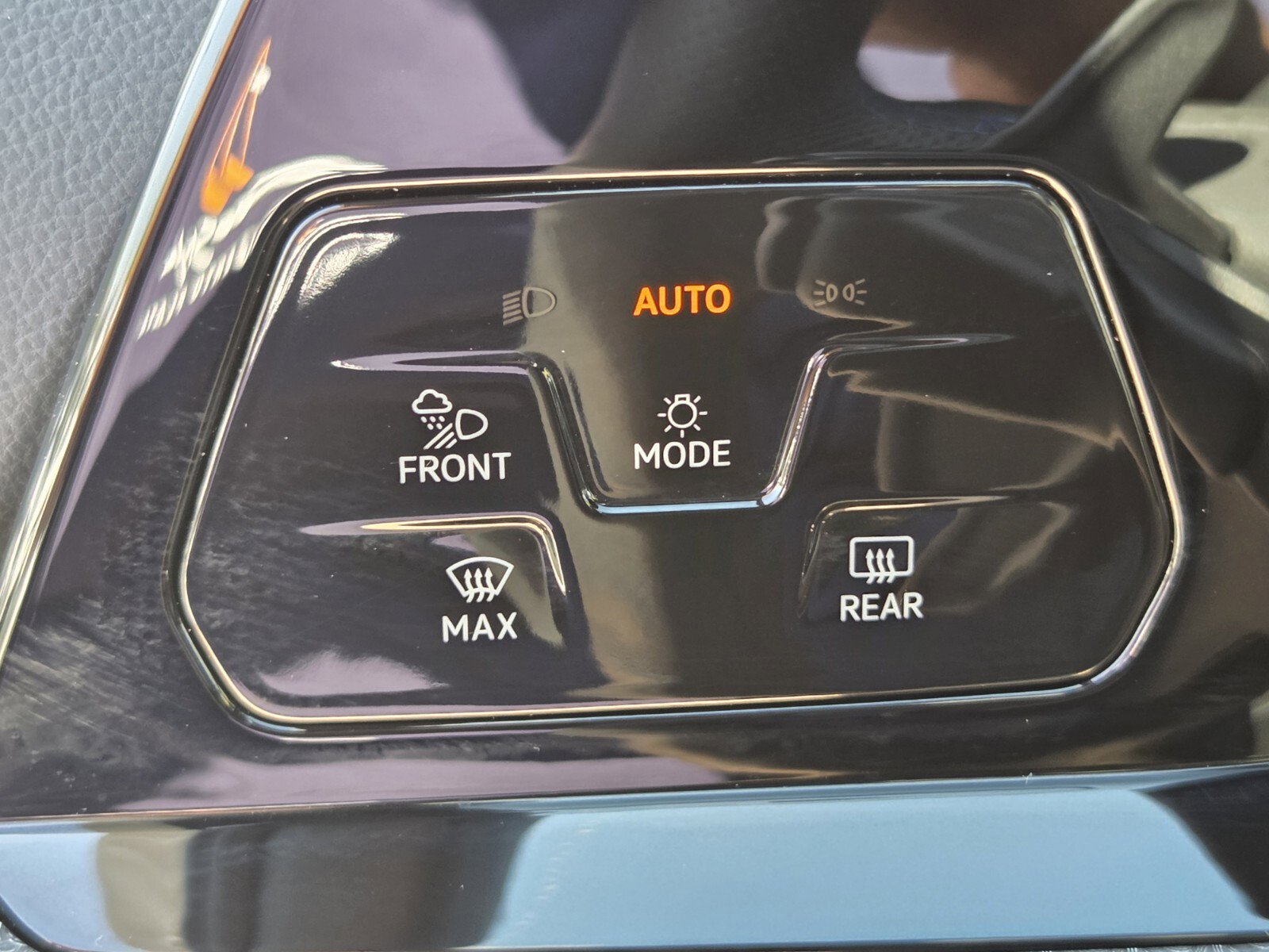 Used 2024 Volkswagen Golf R image 25