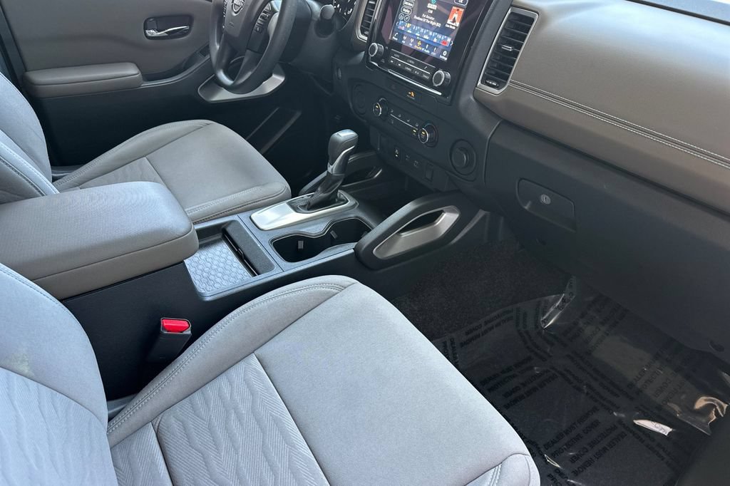 Used 2022 Nissan Frontier SV w/ Technology Package RWD image 15