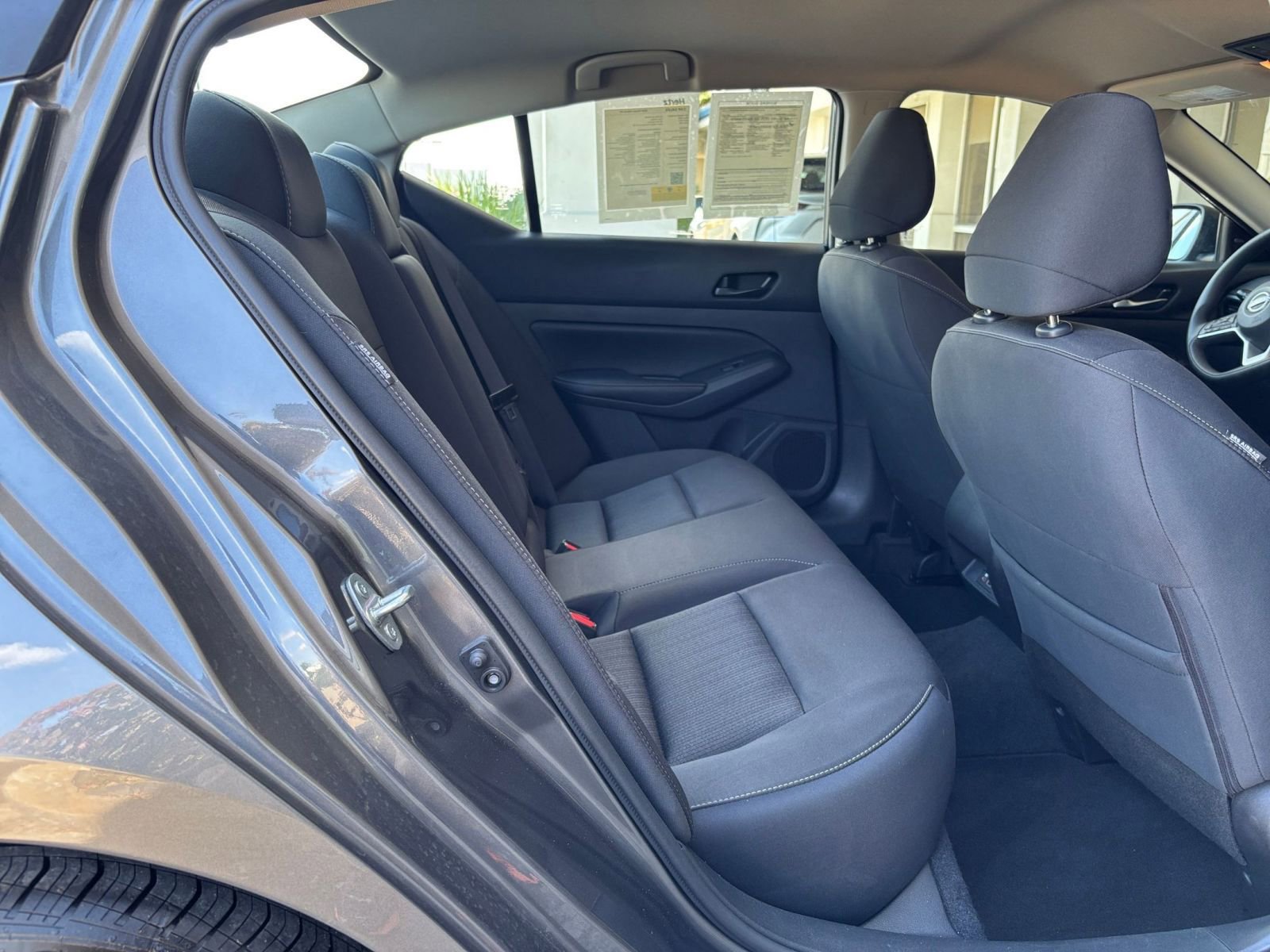 Used 2025 Nissan Altima 2.5 SV FWD image 27