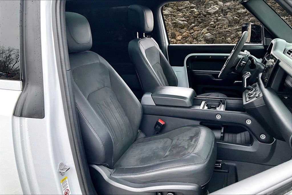 Used 2022 Land Rover Defender 90 Carpathian Edition image 7