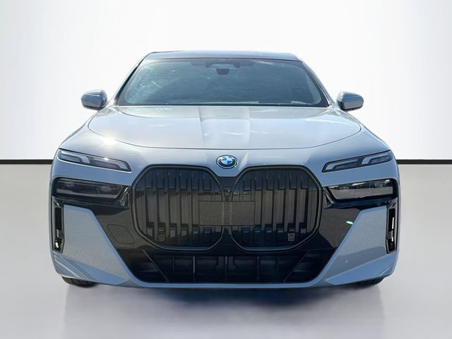 Used 2025 BMW i7 xDrive60 AWD/4WD image 8