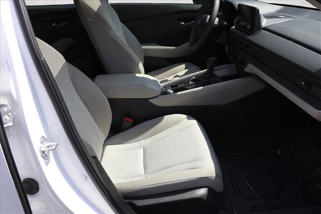 Certified 2023 Honda Accord EX image 28