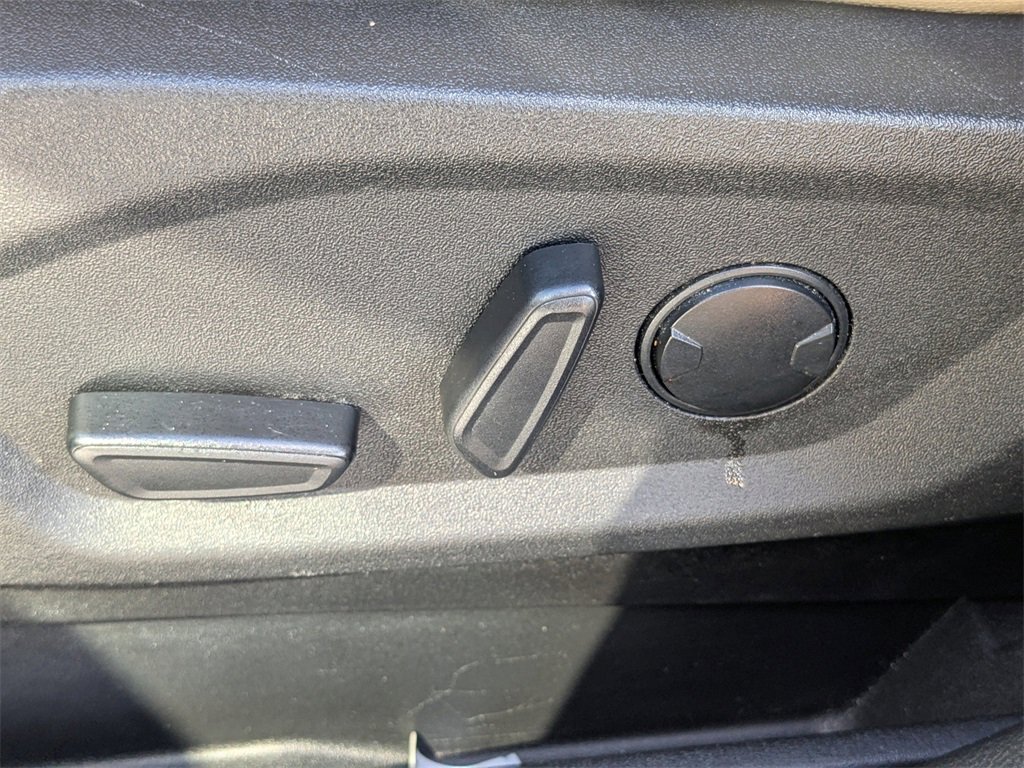 Used 2023 Ford Edge SEL image 21