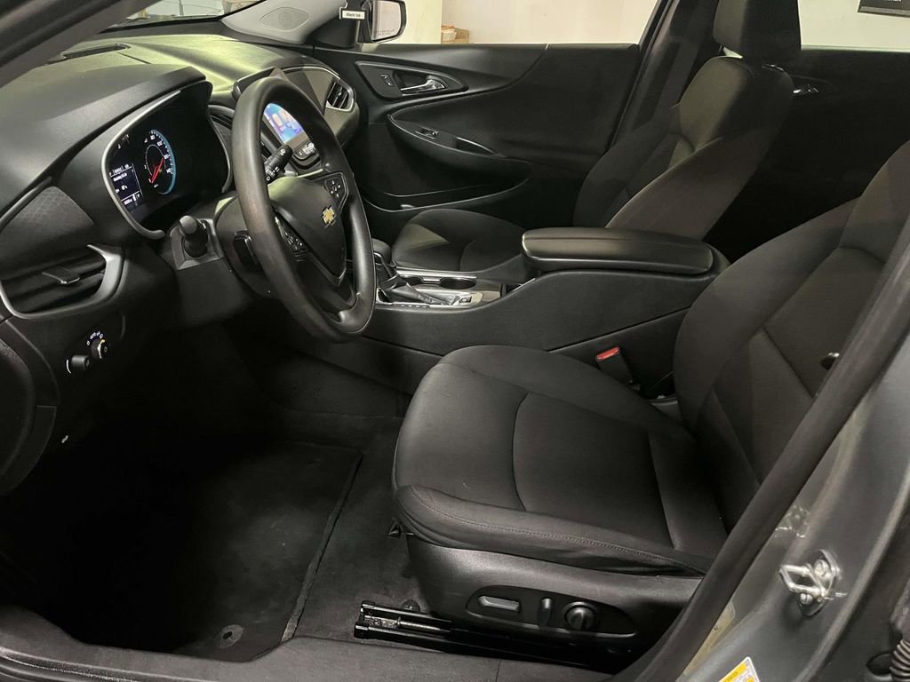 Used 2023 Chevrolet Malibu LT image 16