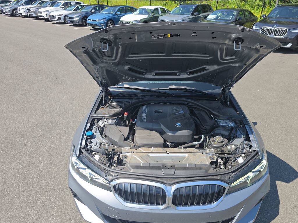 Certified 2025 BMW 330i xDrive Sedan AWD/4WD image 27