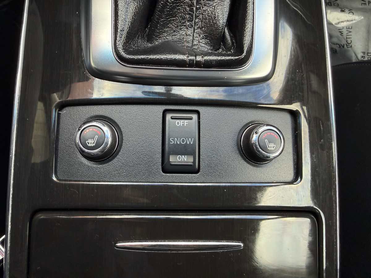 Used 2015 INFINITI QX70 AWD w/ Premium Package image 20