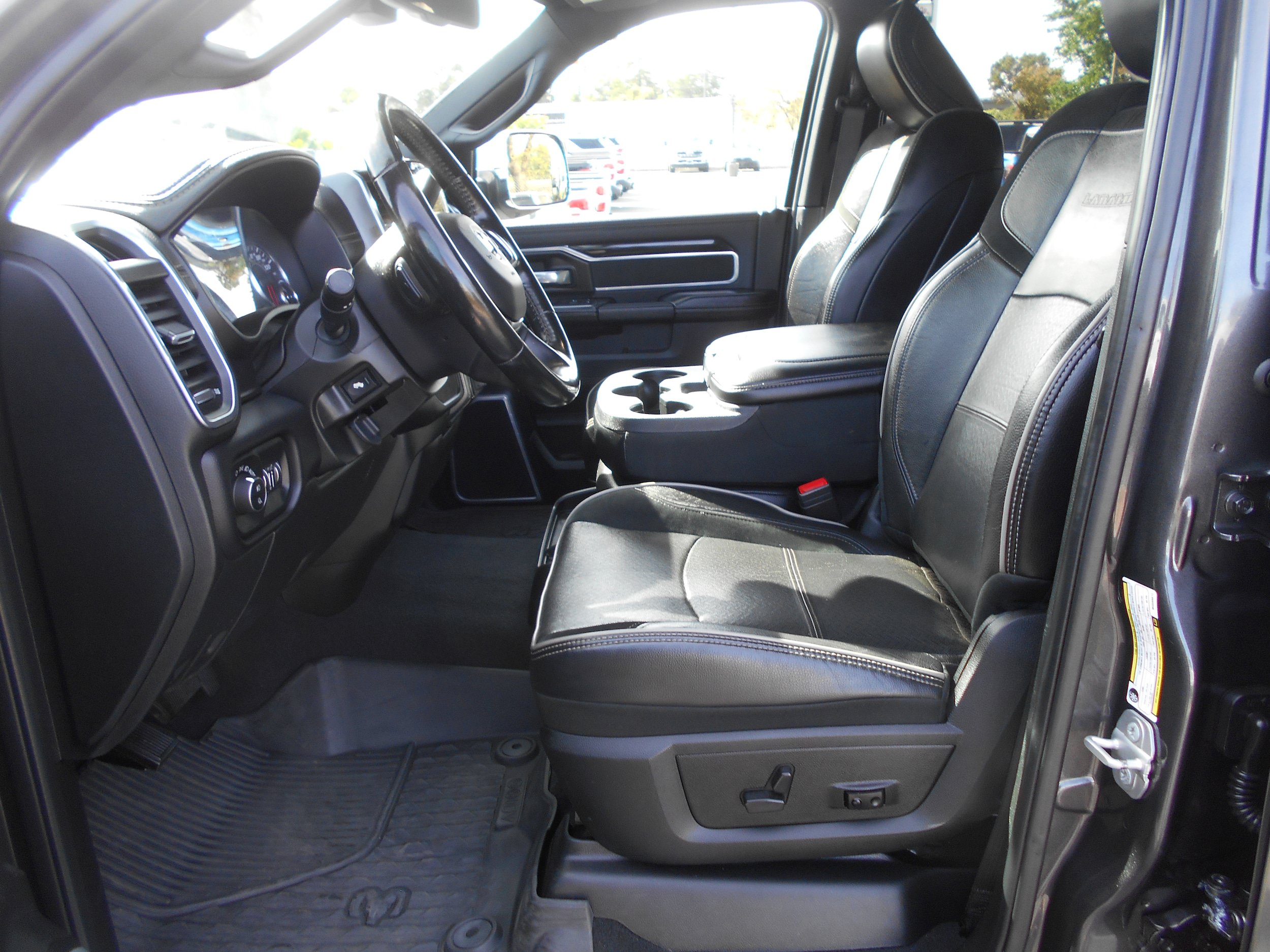 Used 2021 RAM 3500 Laramie AWD/4WD image 2
