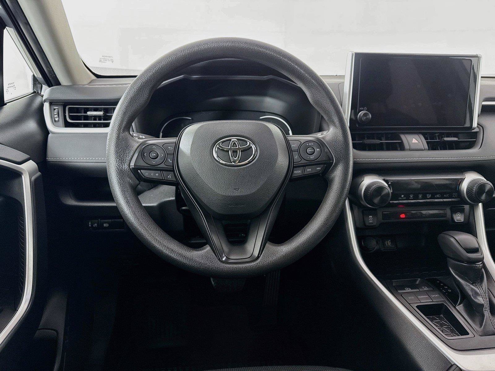 Certified 2025 Toyota RAV4 LE FWD image 28