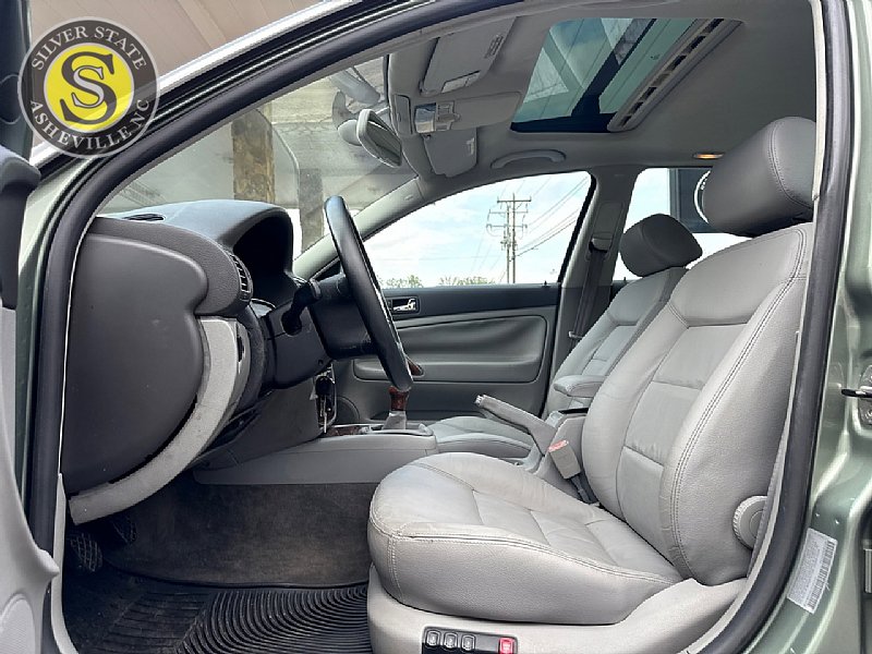 Used 2003 Volkswagen Passat GLX image 11