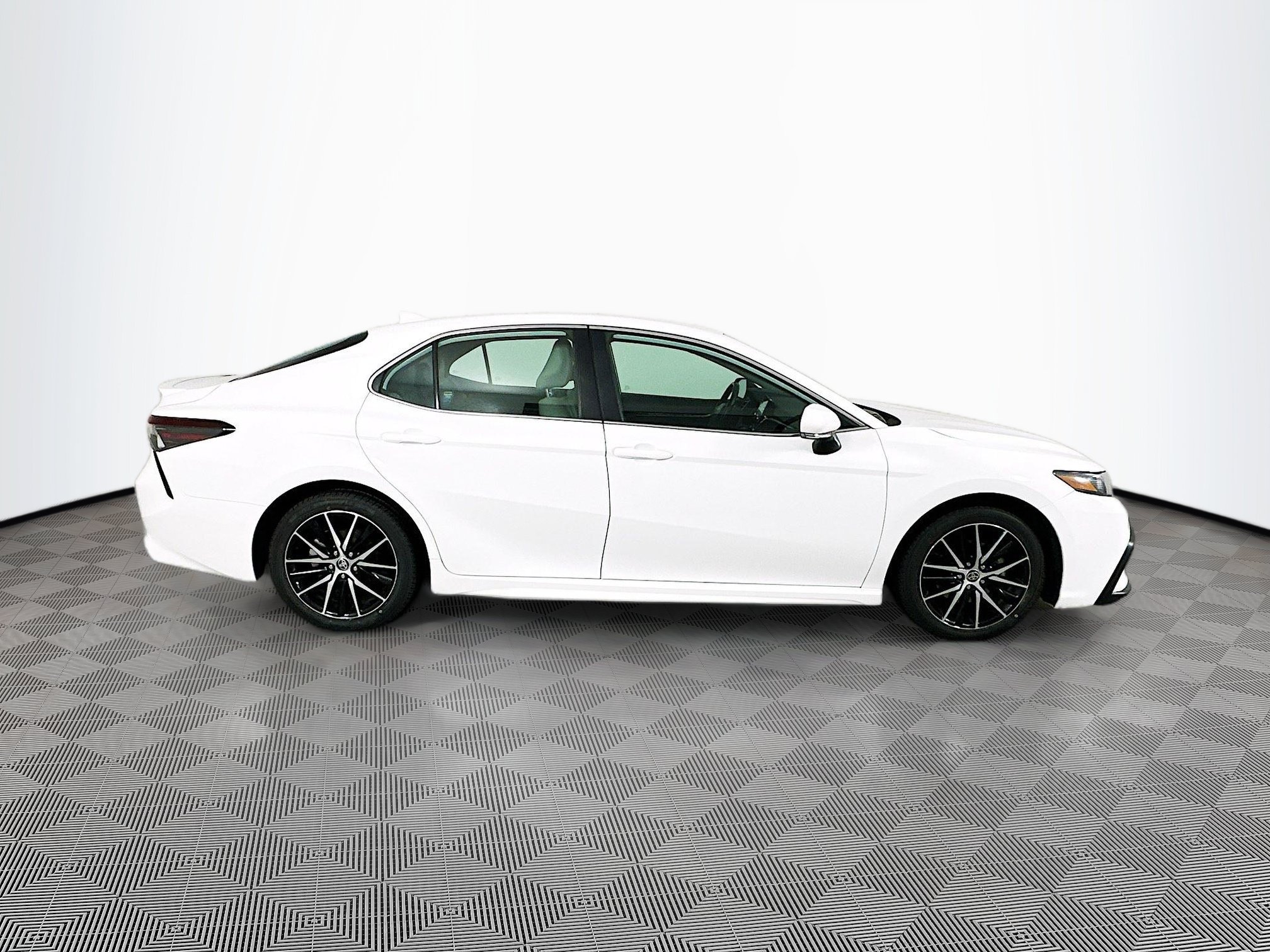 Certified 2023 Toyota Camry SE FWD image 8