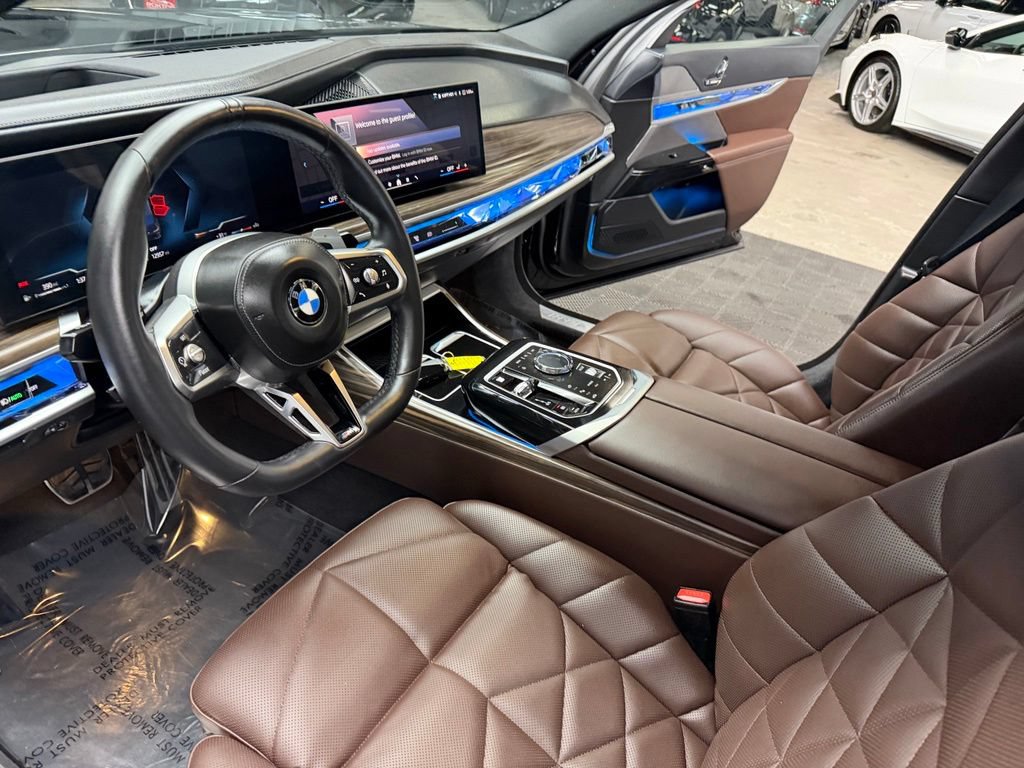 Used 2026 BMW 740i xDrive AWD/4WD image 31