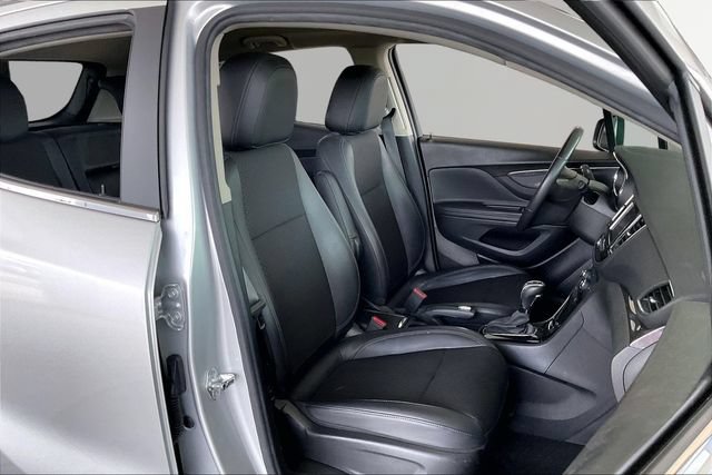 Used 2022 Buick Encore Preferred w/ Safety Package AWD/4WD image 19