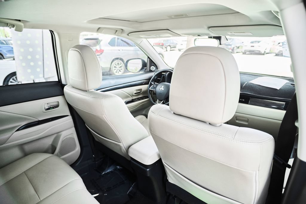 Used 2016 Mitsubishi Outlander SEL FWD image 38