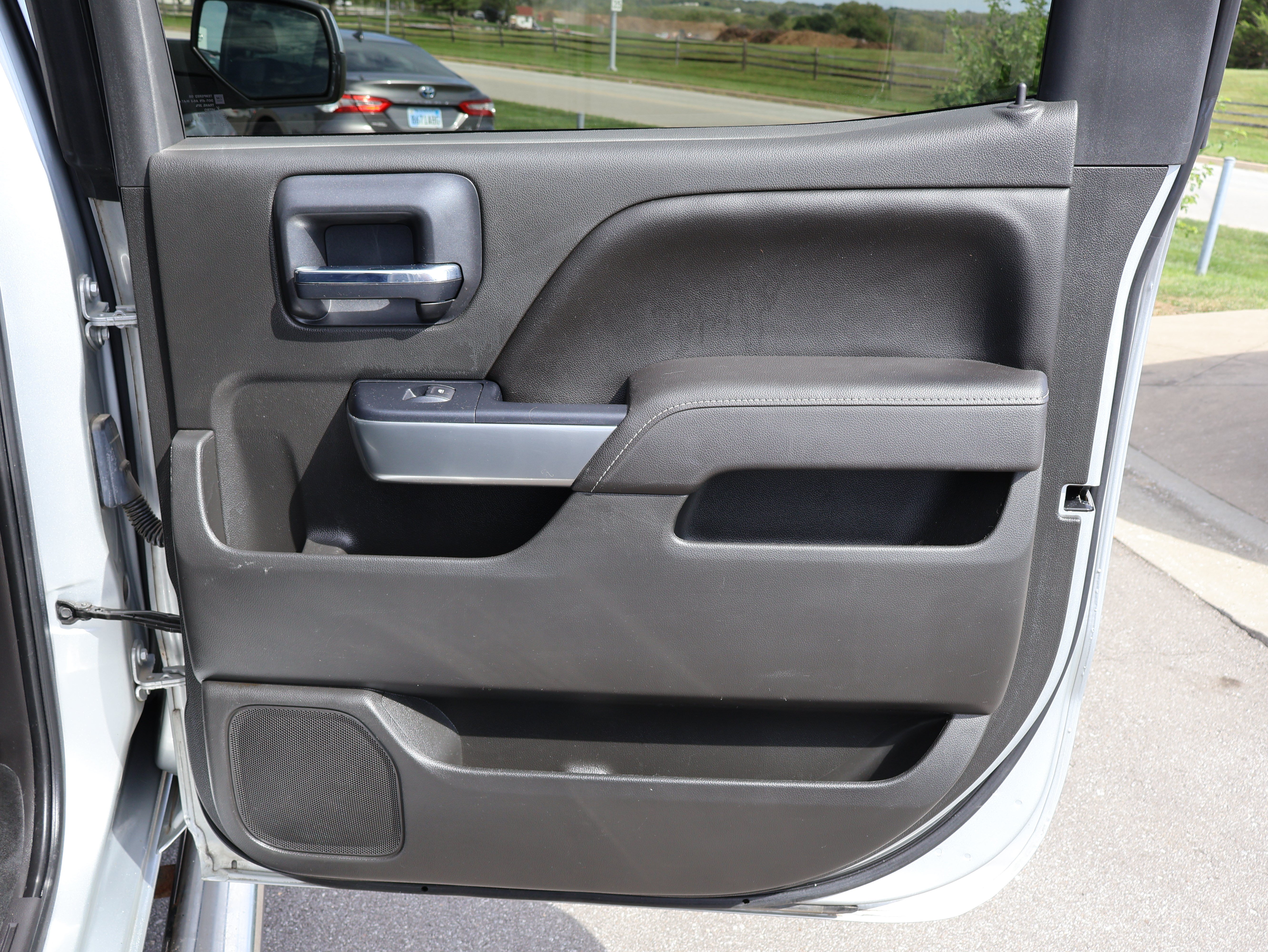 Used 2017 Chevrolet Silverado 1500 LT w/ All Star Edition AWD/4WD image 12
