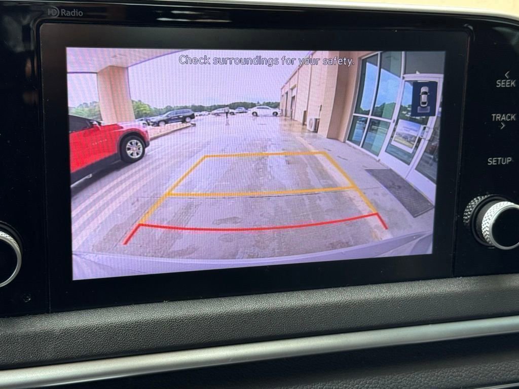 Used 2023 Hyundai Sonata SE w/ Cargo Package FWD image 5