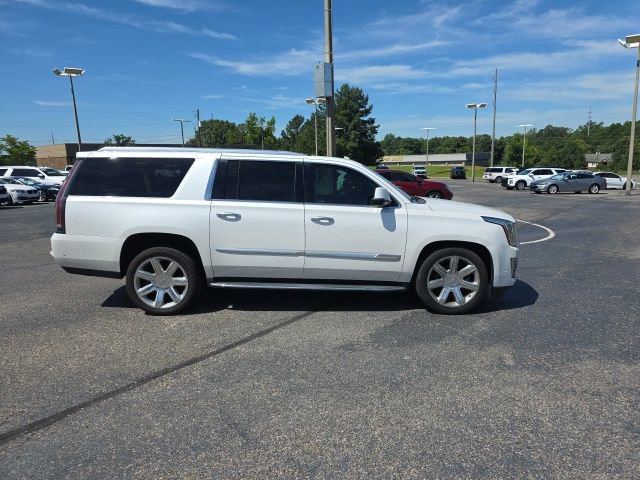 Used 2018 Cadillac Escalade ESV Premium Luxury RWD image 2