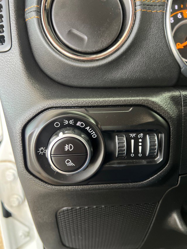 Used 2021 Jeep Gladiator Overland image 27