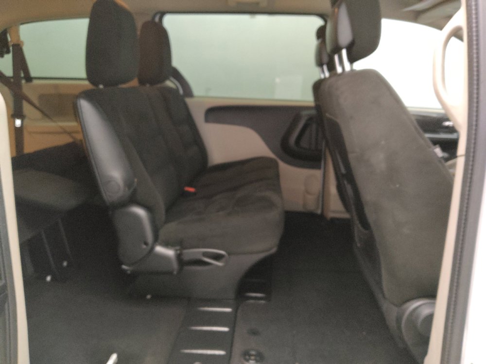 Used 2016 Dodge Grand Caravan American Value Package image 19