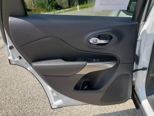 Used 2022 Jeep Cherokee Latitude Lux AWD/4WD image 15