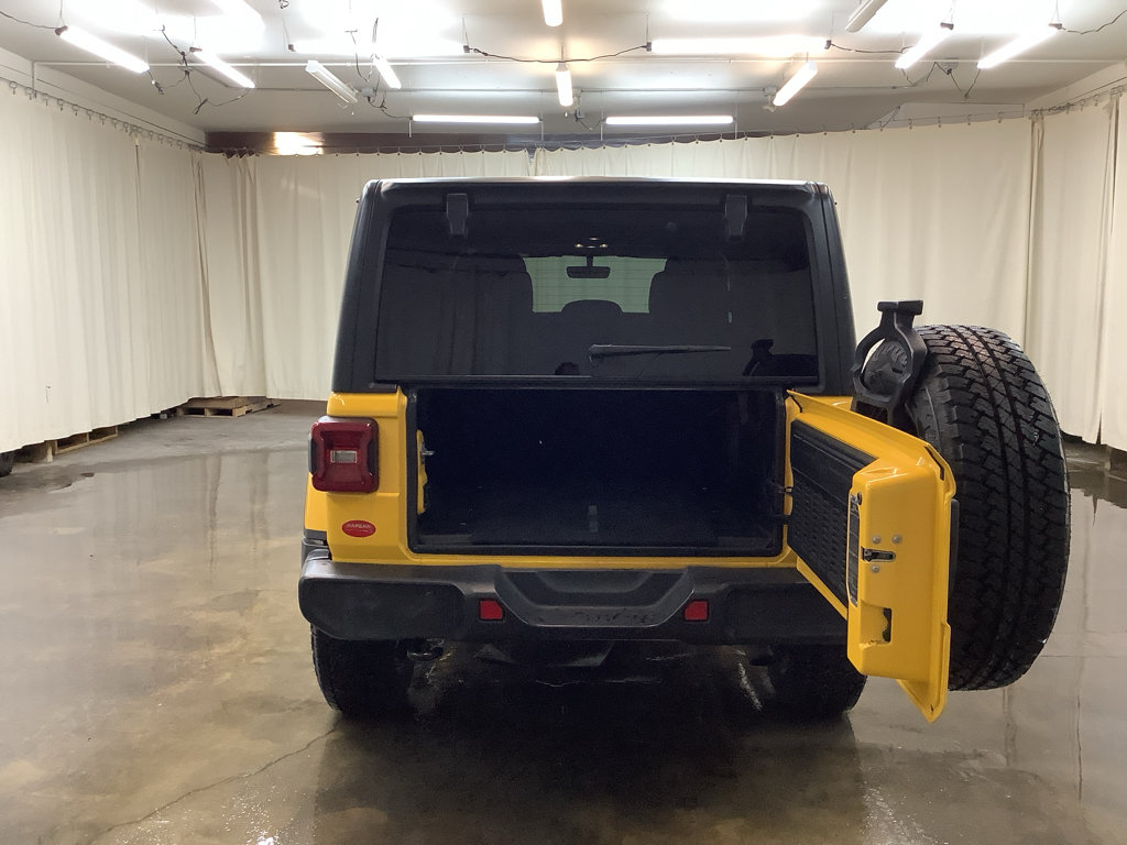Used 2020 Jeep Wrangler Unlimited Sahara AWD/4WD image 8