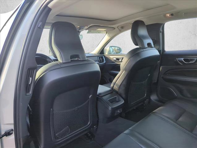 Used 2020 Volvo S60 T6 Momentum image 15