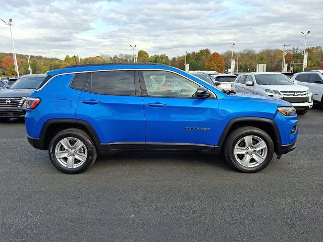 Certified 2022 Jeep Compass Latitude w/ Convenience Group image 9