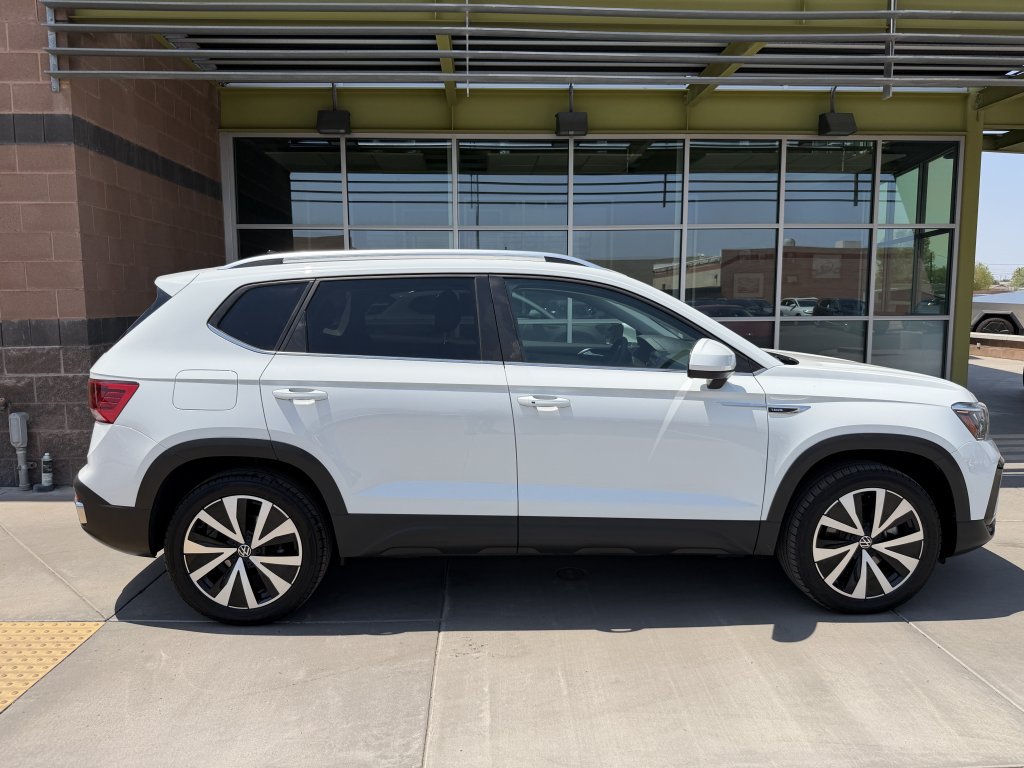 Used 2022 Volkswagen Taos SE AWD/4WD image 9