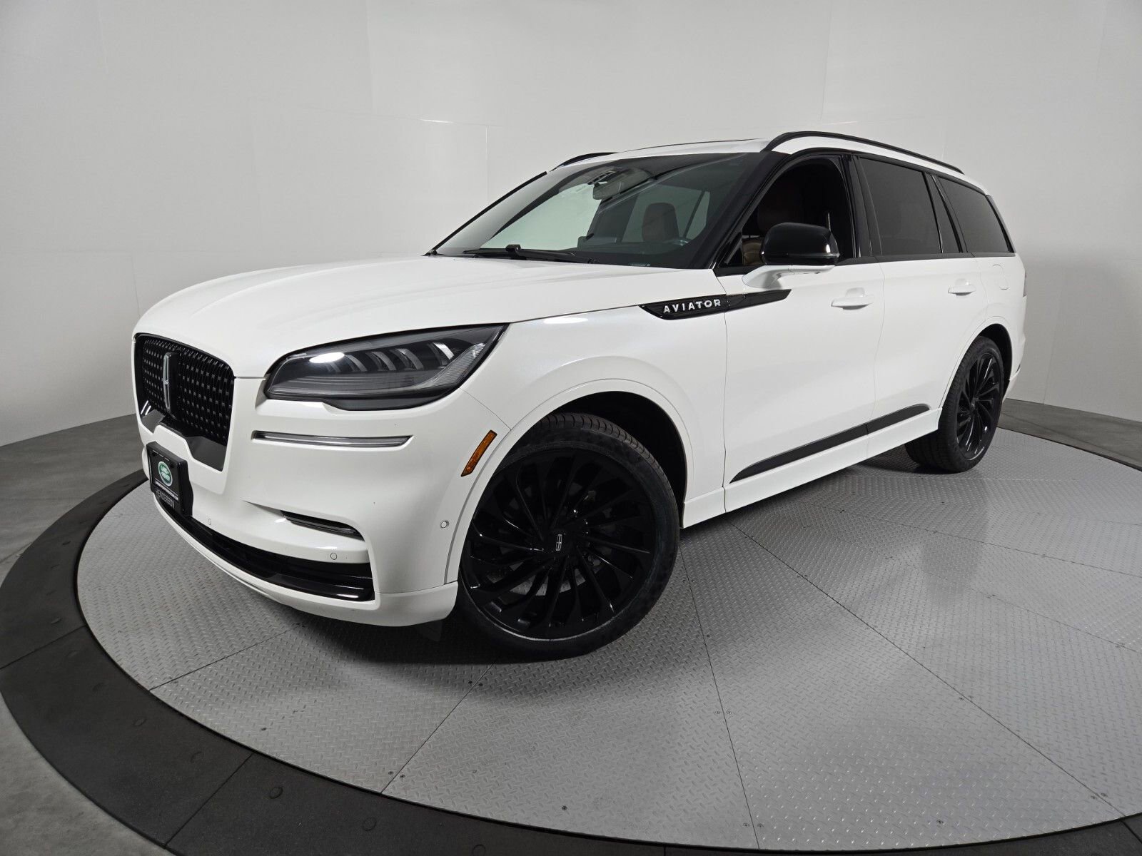 Used 2023 Lincoln Aviator Reserve w/ Equipment Group 201A image 1