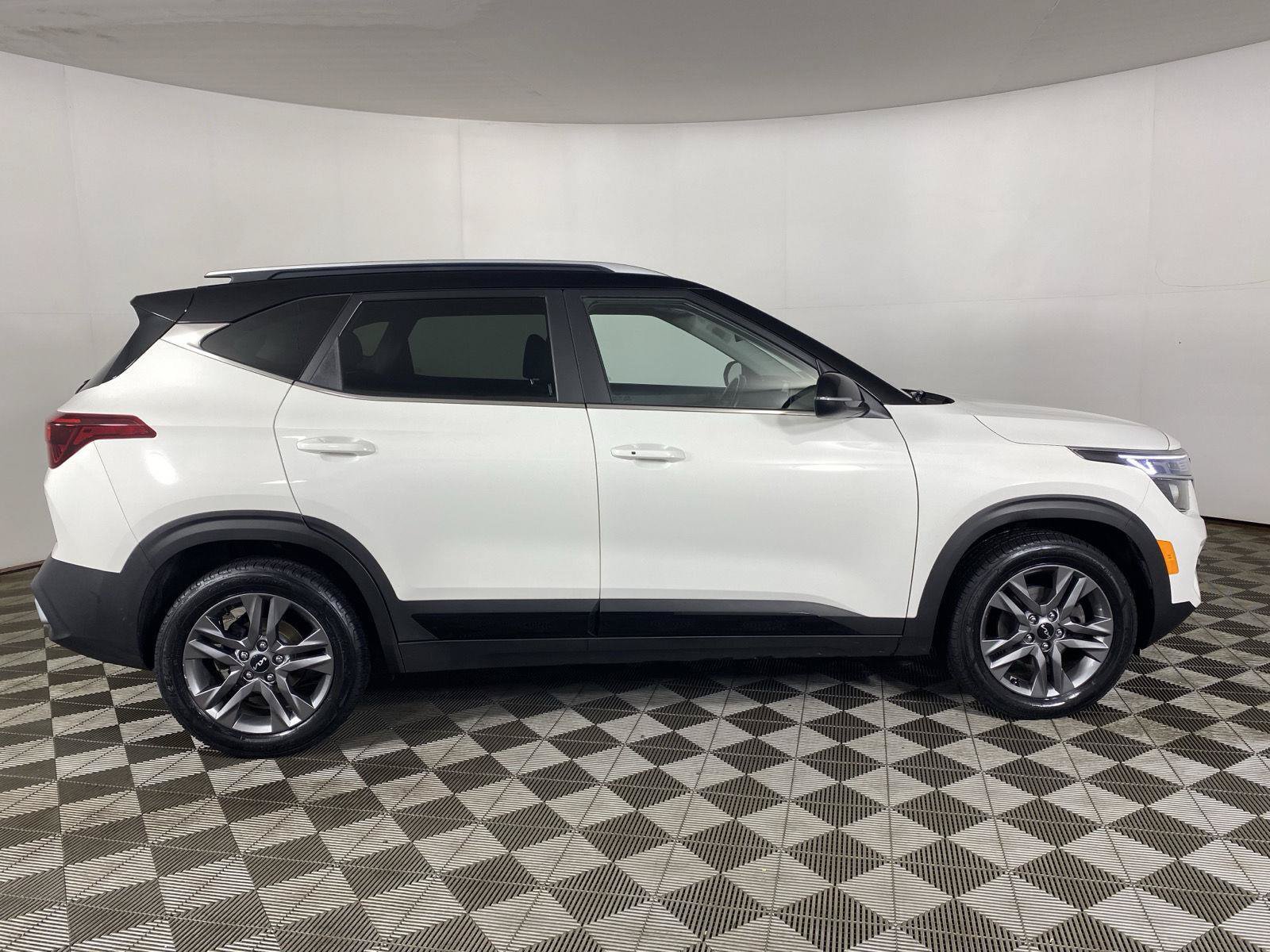 Used 2022 Kia Seltos S FWD image 8