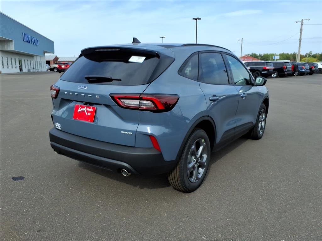 New 2026 Ford Escape ST-Line w/ Cold Weather Package image 3