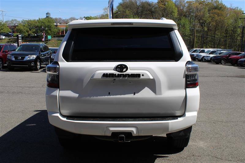 Used 2016 Toyota 4Runner SR5 AWD/4WD image 4