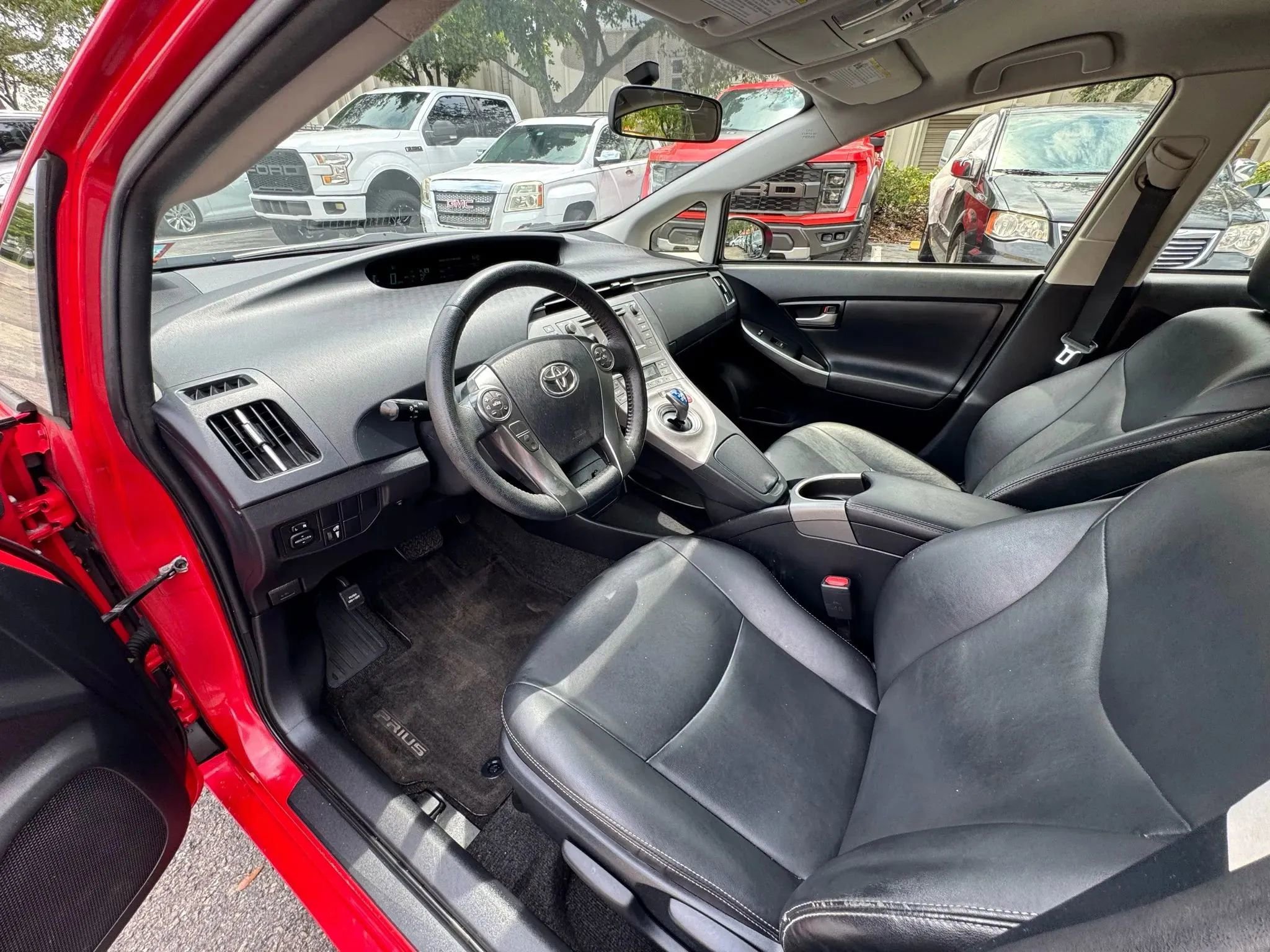 Used 2015 Toyota Prius Five image 20