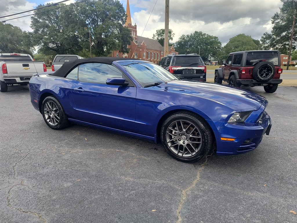 Used 2013 Ford Mustang Premium image 7