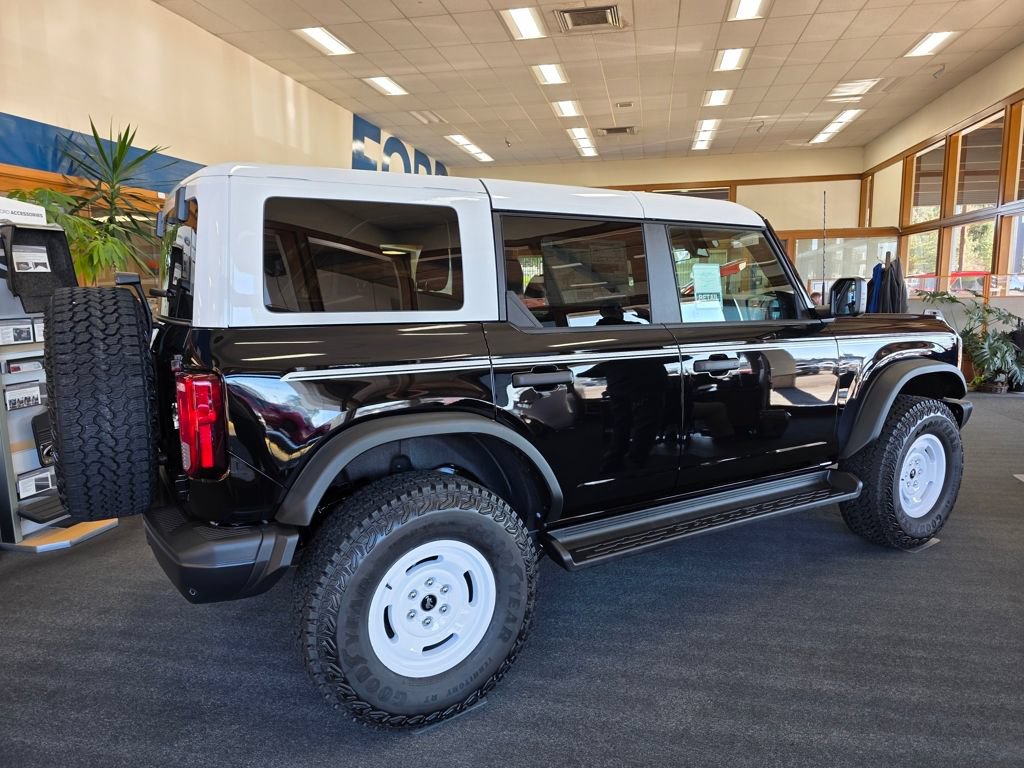 New 2025 Ford Bronco Heritage Edition AWD/4WD image 2