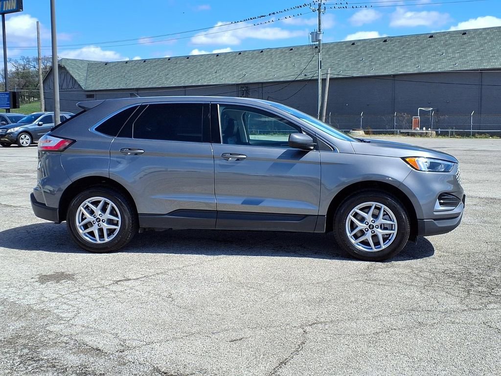 Used 2024 Ford Edge SEL image 8
