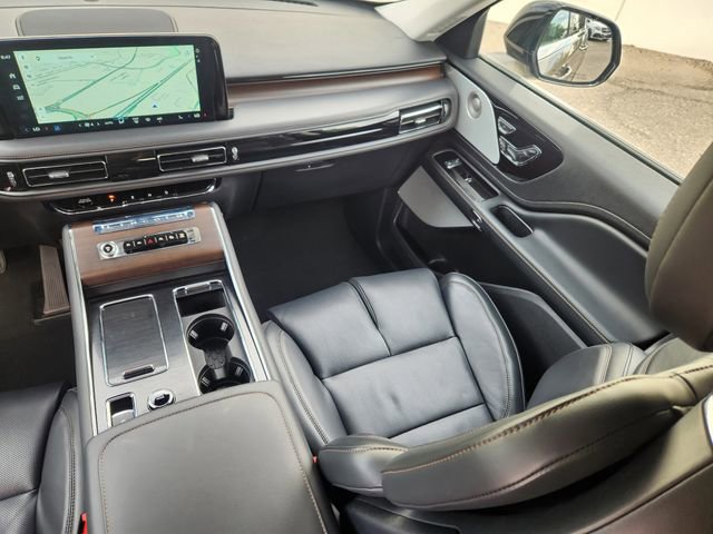 New 2025 Lincoln Aviator Reserve w/ Equipment Group 201A AWD/4WD image 12
