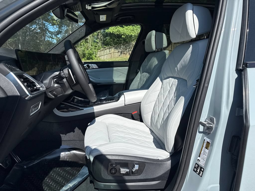 New 2027 BMW X7 xDrive40i w/ M Sport Package AWD/4WD image 10