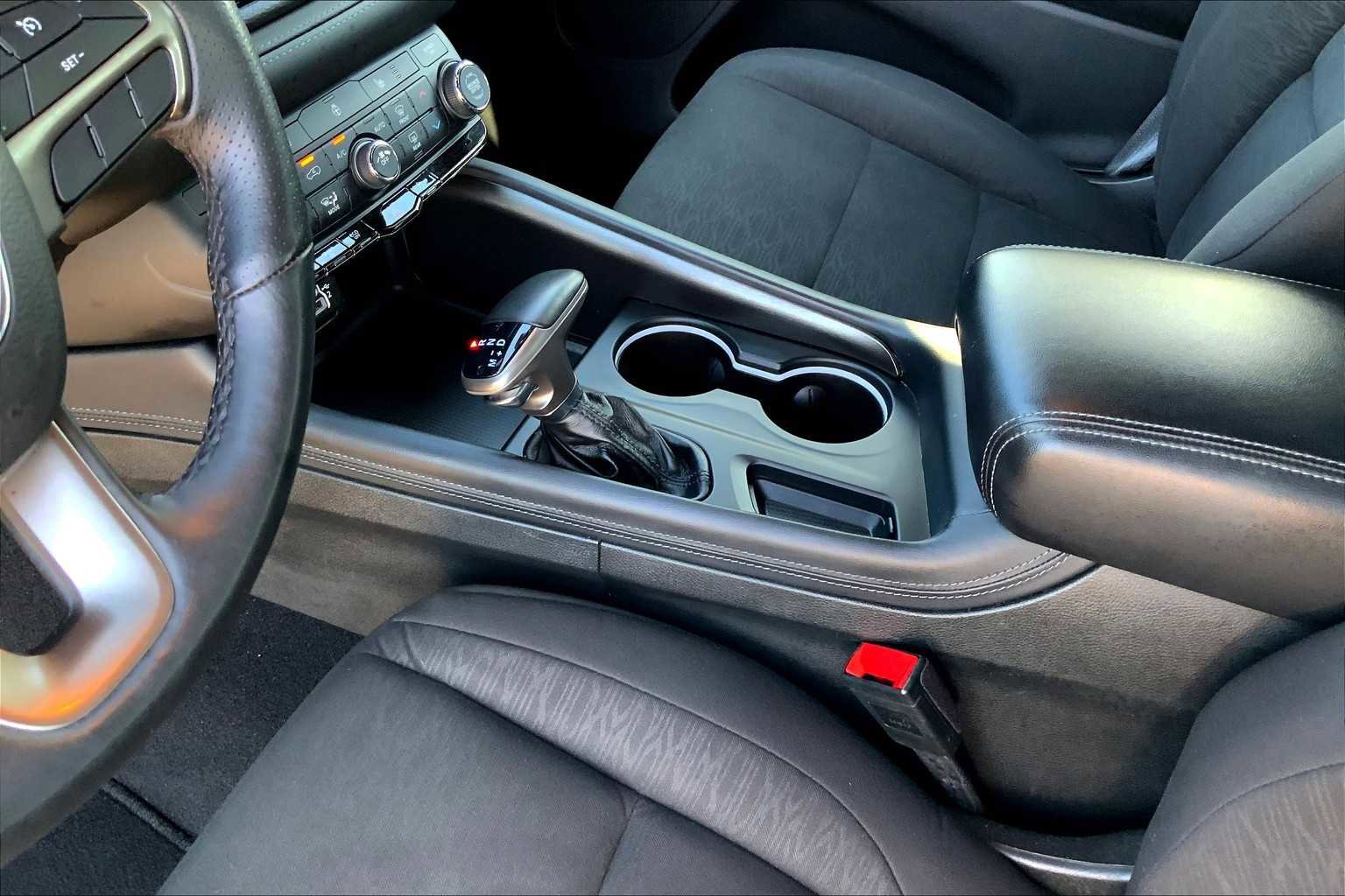 Used 2024 Dodge Durango SXT w/ 3rd Row Seating Group image 29