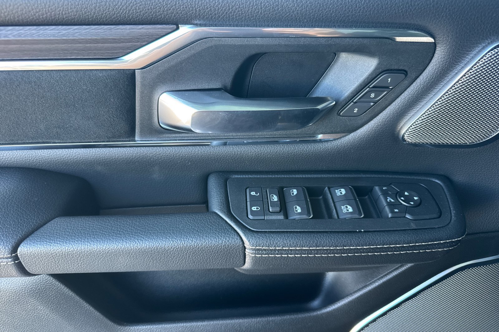 New 2026 RAM 1500 Laramie w/ Night Edition AWD/4WD image 10