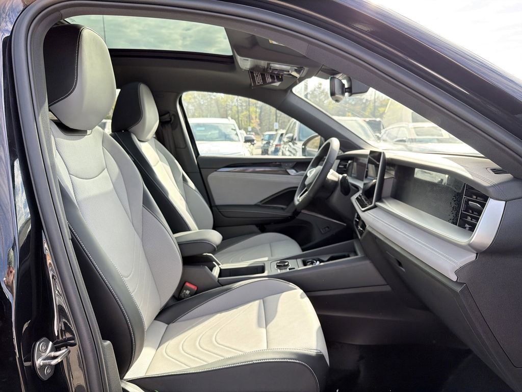 New 2026 Volkswagen Tiguan SE R-Line image 20