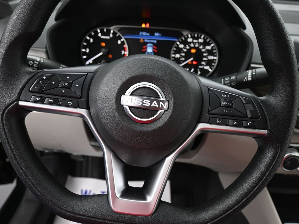 Used 2024 Nissan Altima 2.5 SV image 12