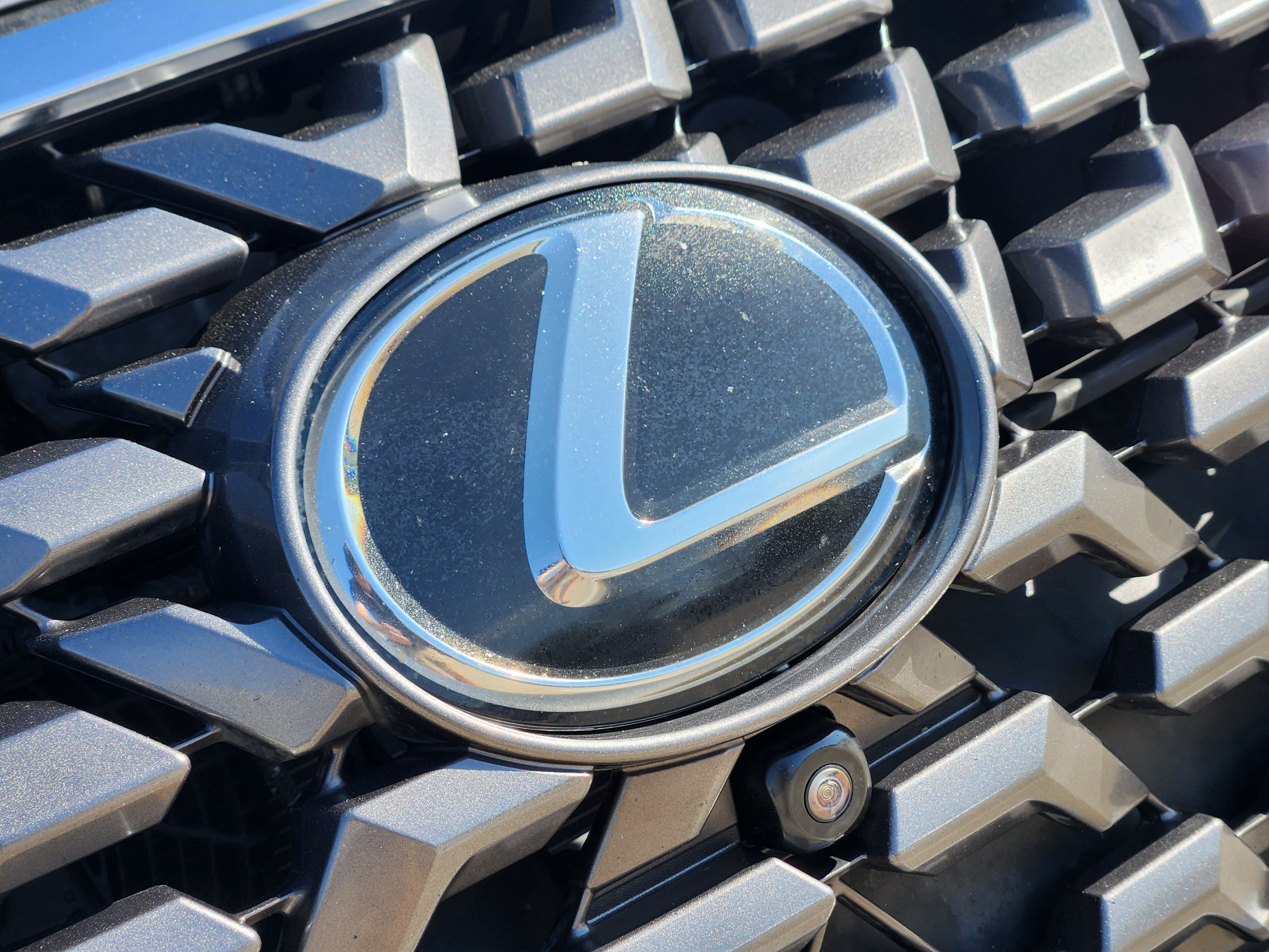 Certified 2023 Lexus GX 460 Luxury w/ Sport Design Package AWD/4WD image 33