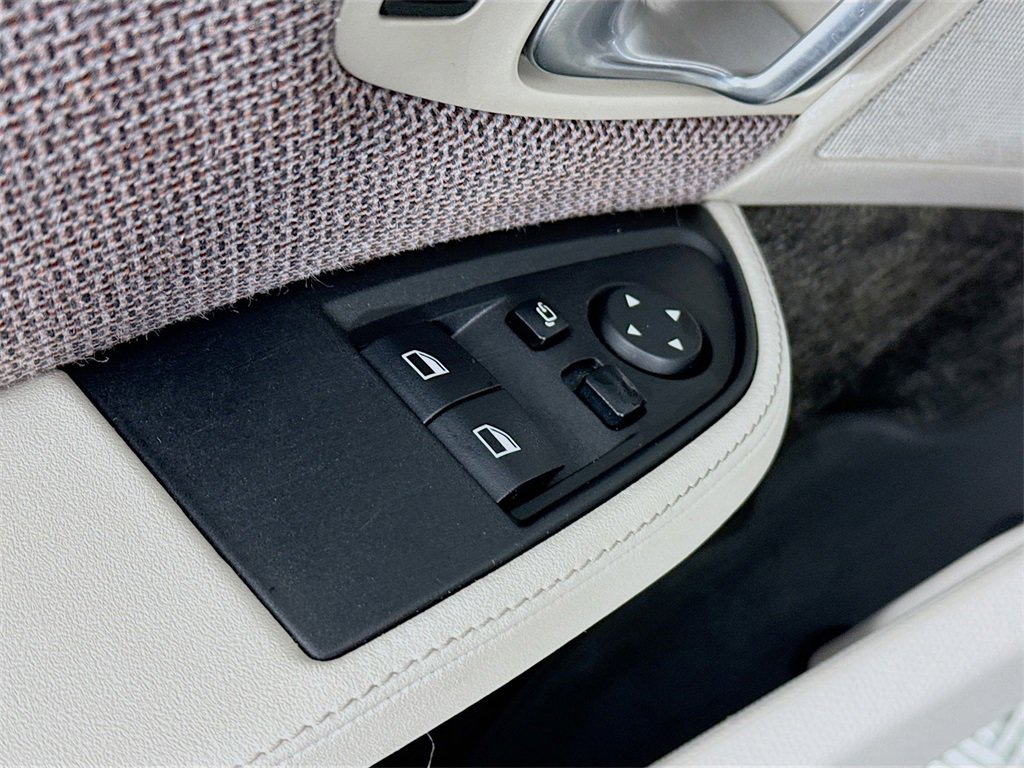 Used 2018 BMW i3 image 17