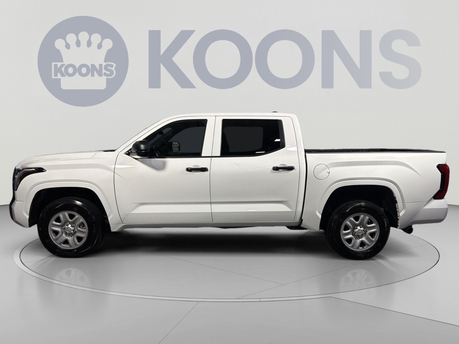Used 2025 Toyota Tundra SR w/ SR Tow Package AWD/4WD image 2