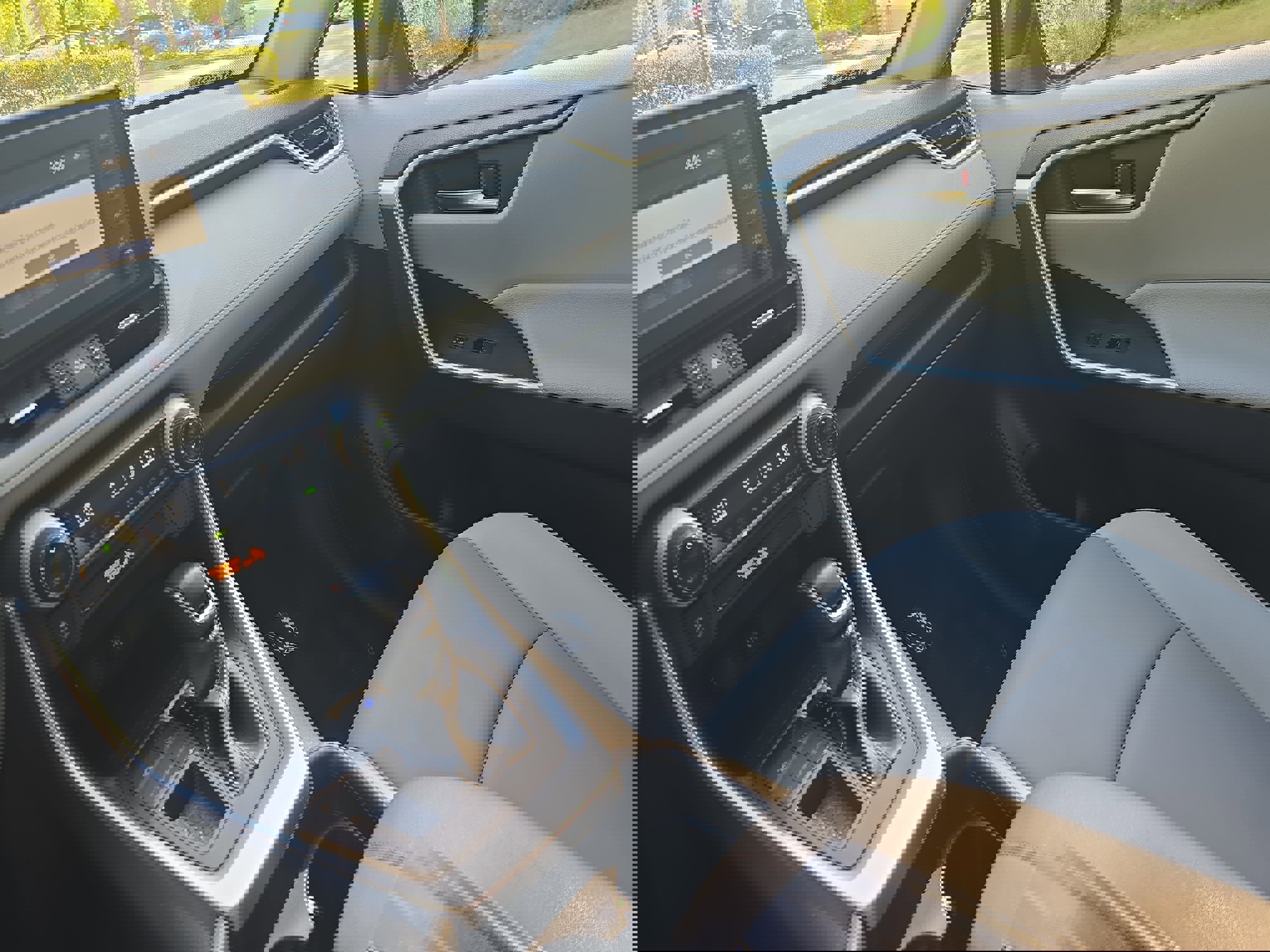 Used 2019 Toyota RAV4 XLE Premium image 24