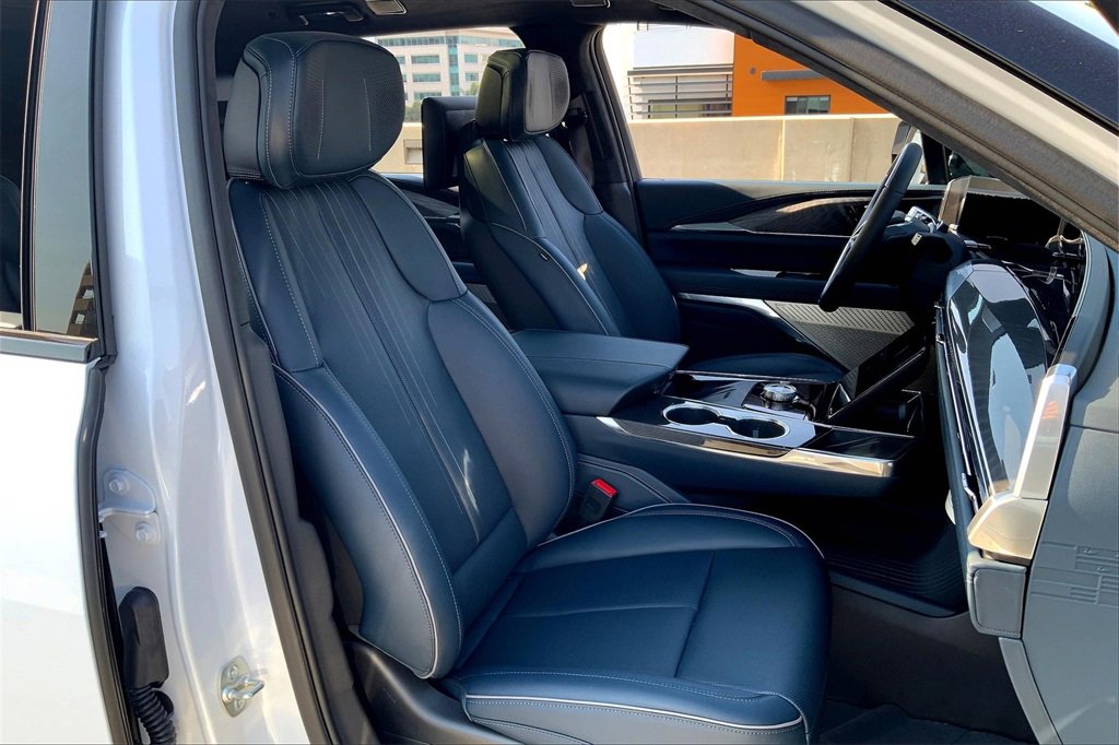 New 2026 Cadillac Escalade IQ Sport 2 w/ LPO, ONYX Package image 36