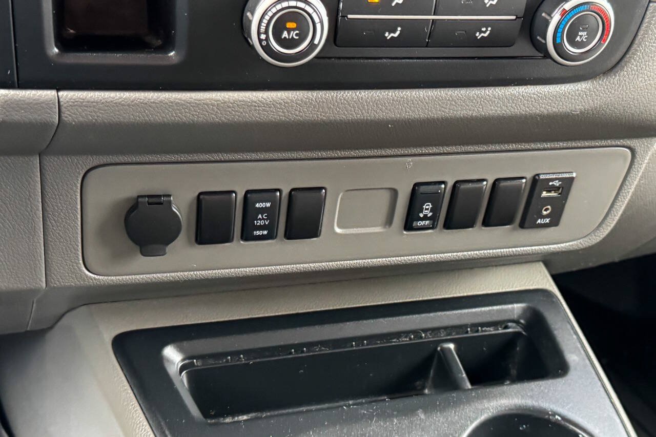 Used 2018 Nissan NV 3500 SV w/ Navigation Package RWD image 30